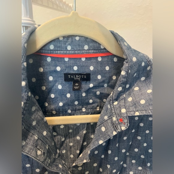 Talbots Women's Chambray Button down long sleeve Blue& white
Polka Dot - Picture 2 of 4